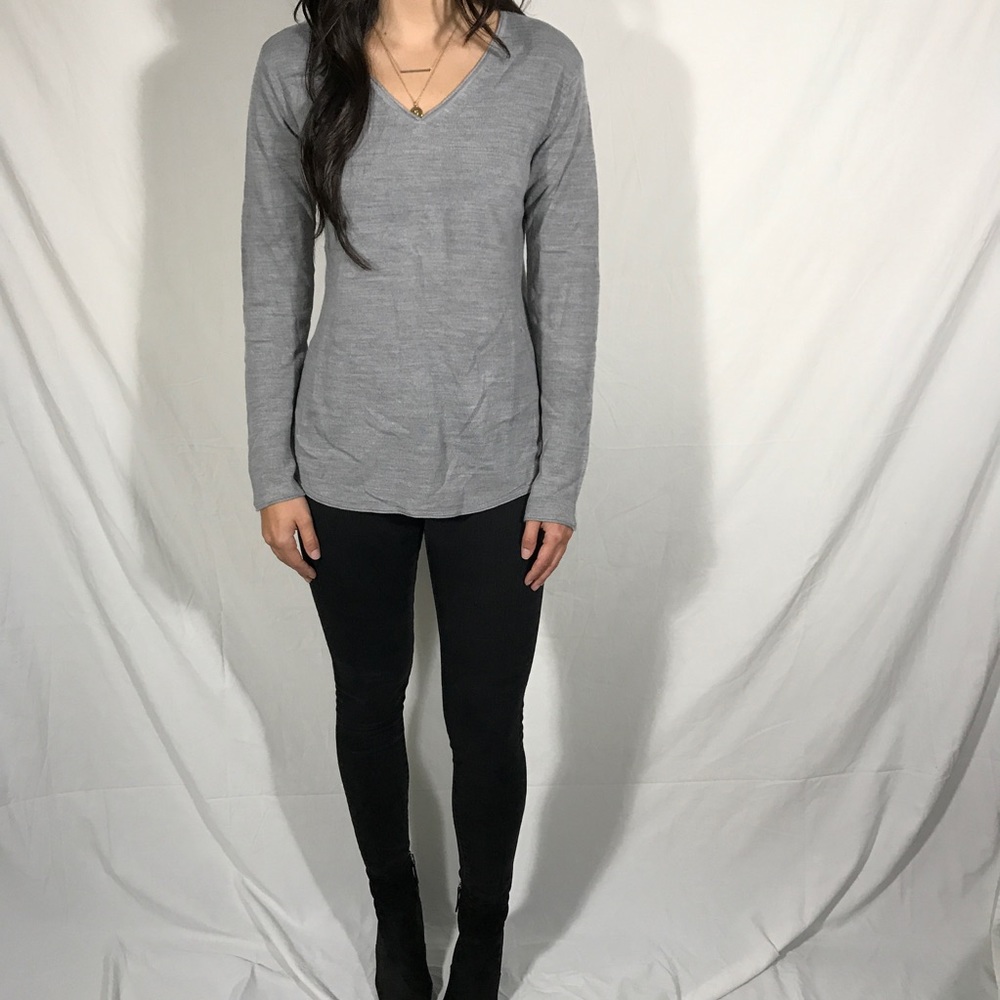 DESIGNER SWEATER - NEW