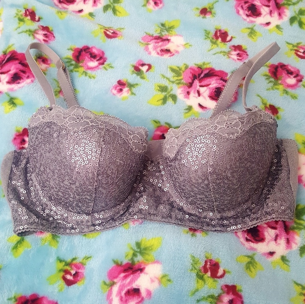 Fun & Beautiful Limited Edition Aerie Holiday Bra!