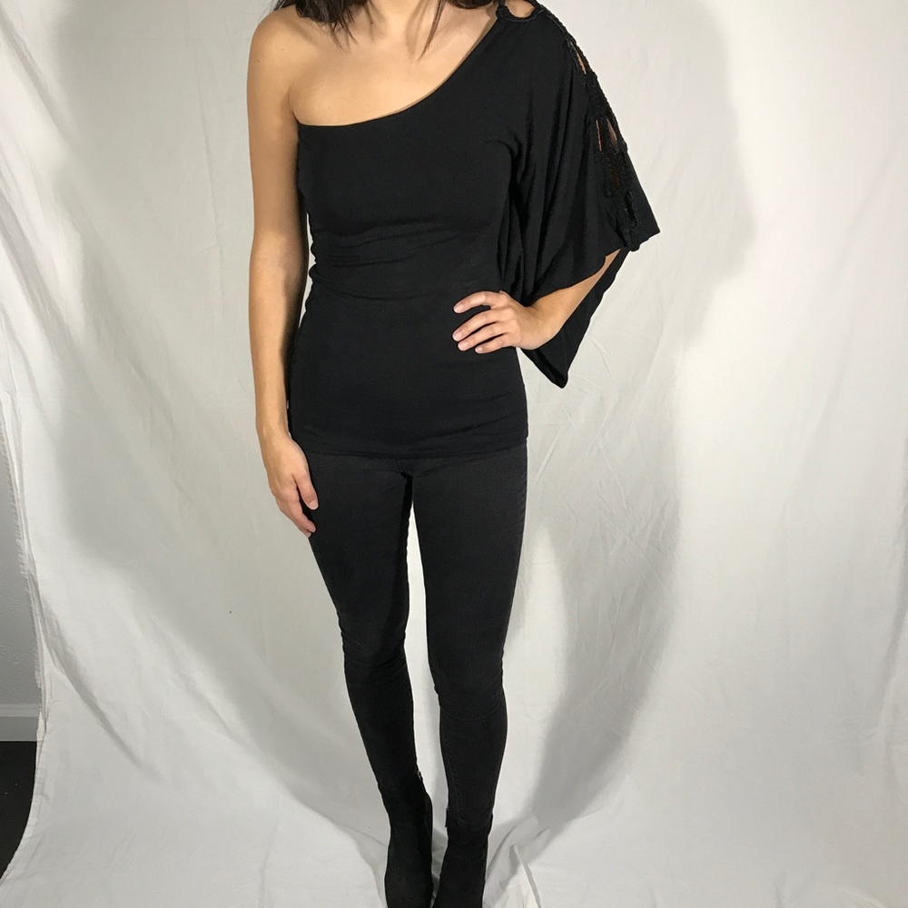 DESIGNER BLACK TOP - ONE SHOULDER - NEW