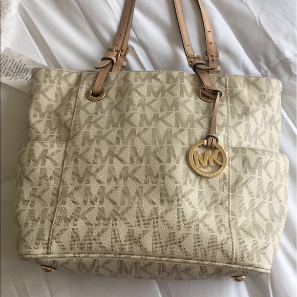 MK purse - Picture 2 of 5