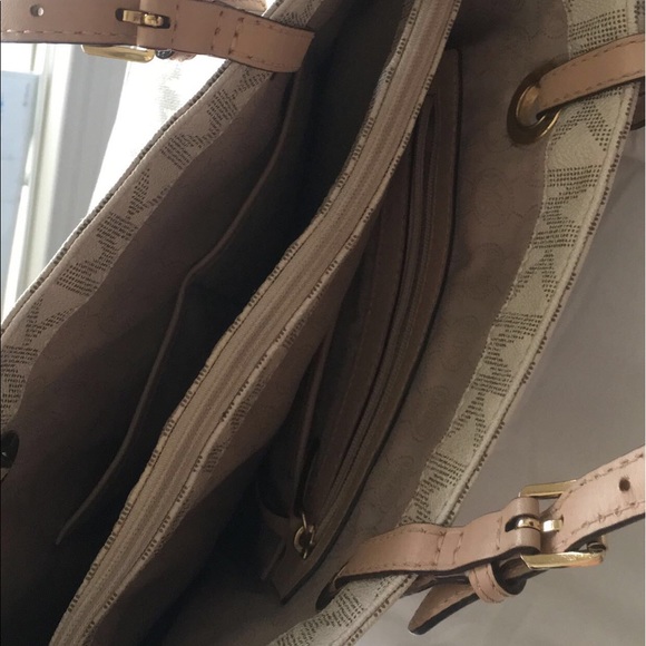 MK purse - Picture 3 of 5