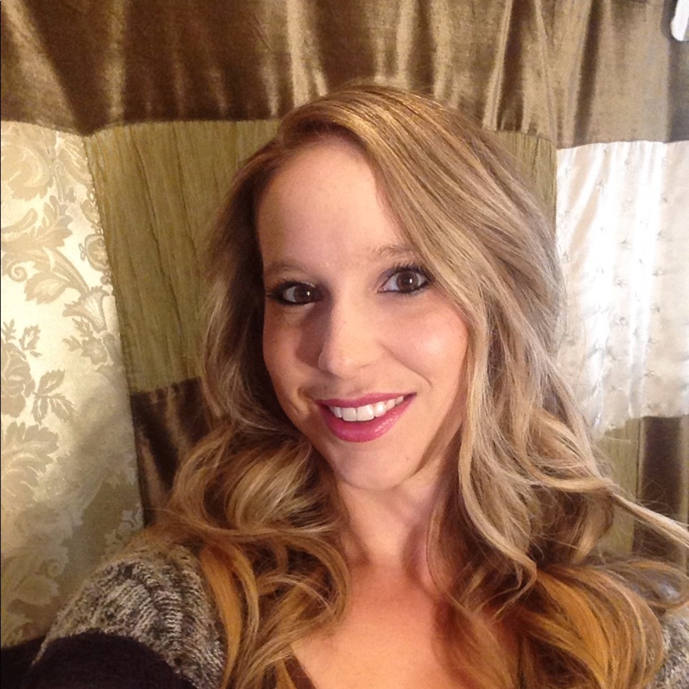Meet your Posher, Danielle