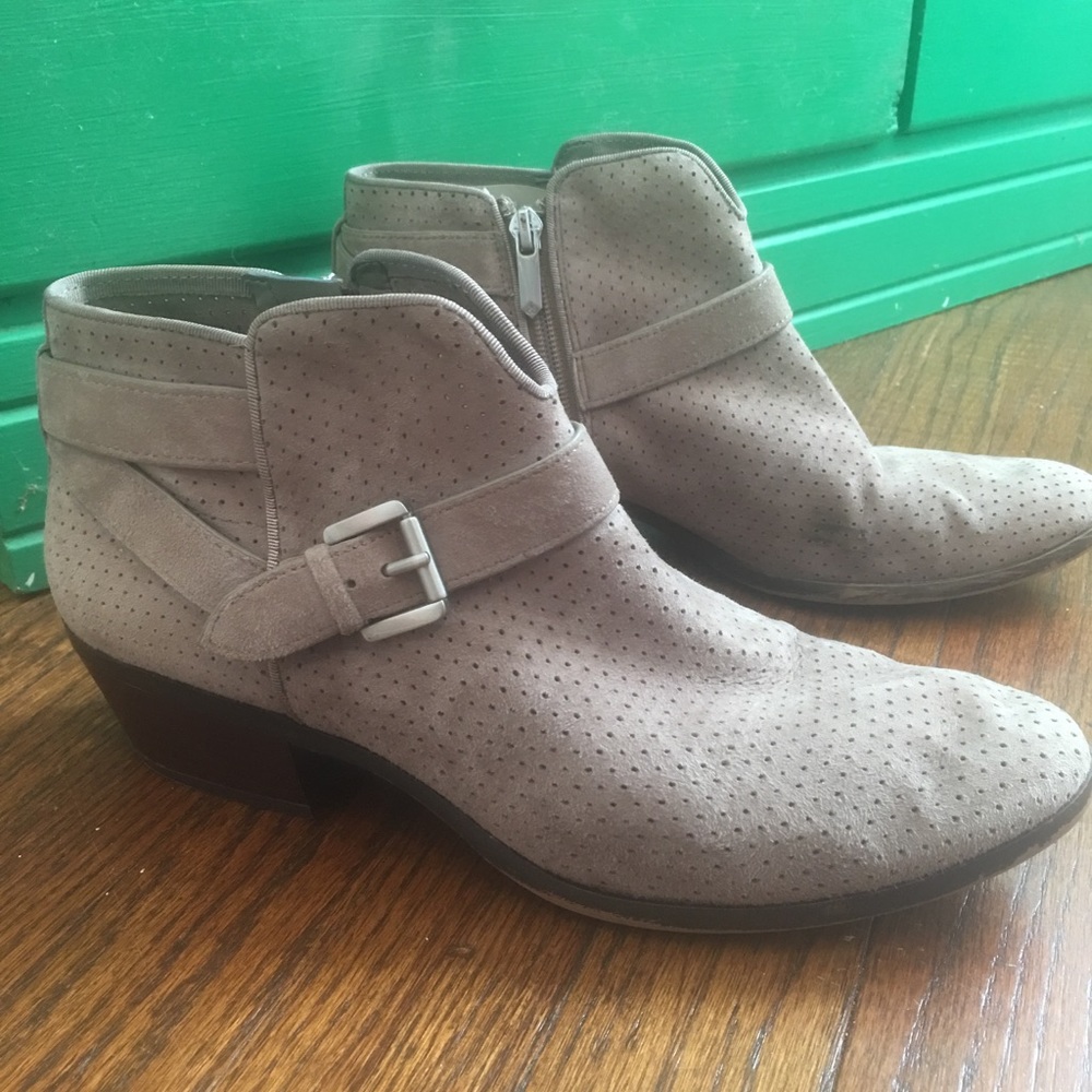 Sam Edelman suede booties - size 8.5
