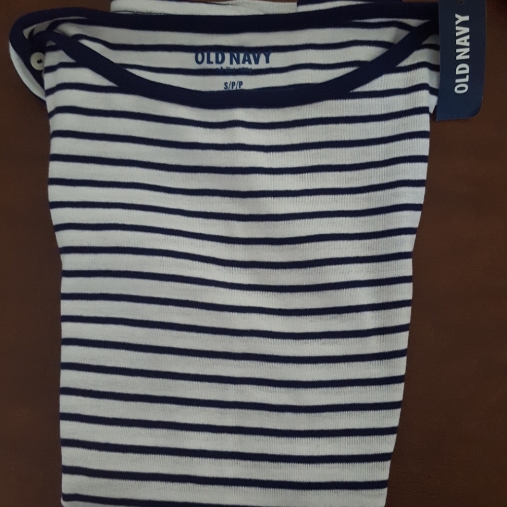 Old navy short sleeve t