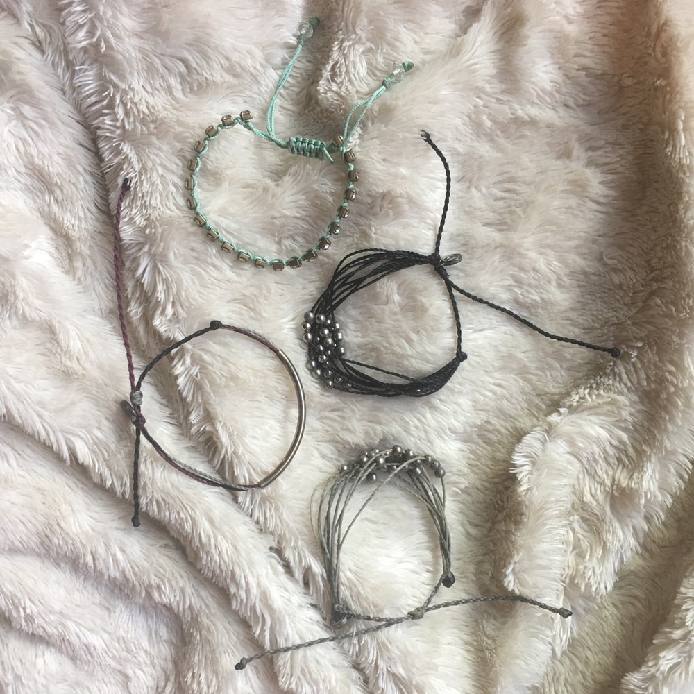 Assorted bracelets - Picture 6 of 7