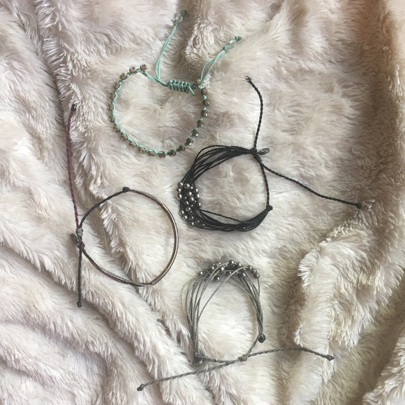 Assorted bracelets - Picture 6 of 7