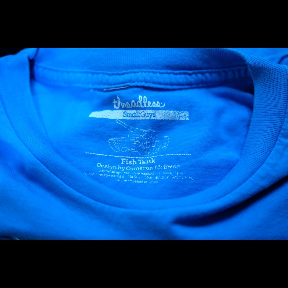 Threadless Shirt Fish Tank 2007 Small - Picture 2 of 2