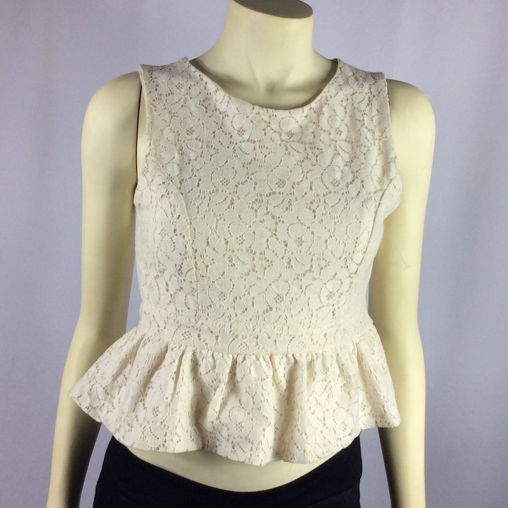 🗣SOLD NWT!!! Cropped peplum fun💕🎉🎉