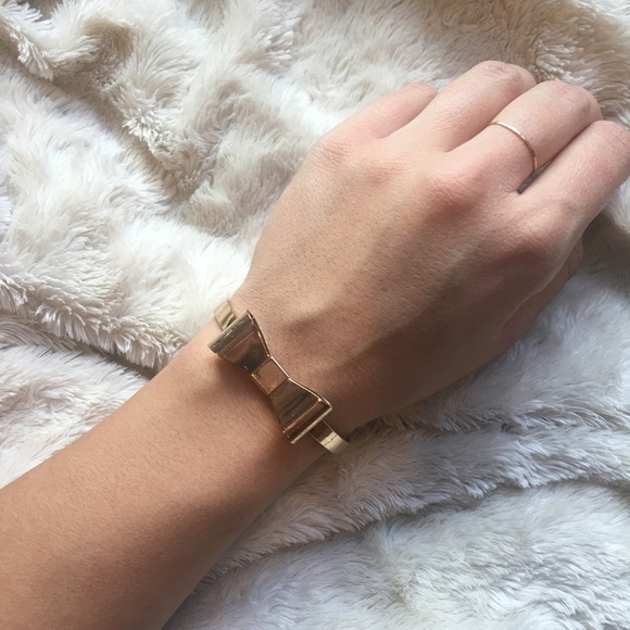 Assorted bracelets - Picture 3 of 4