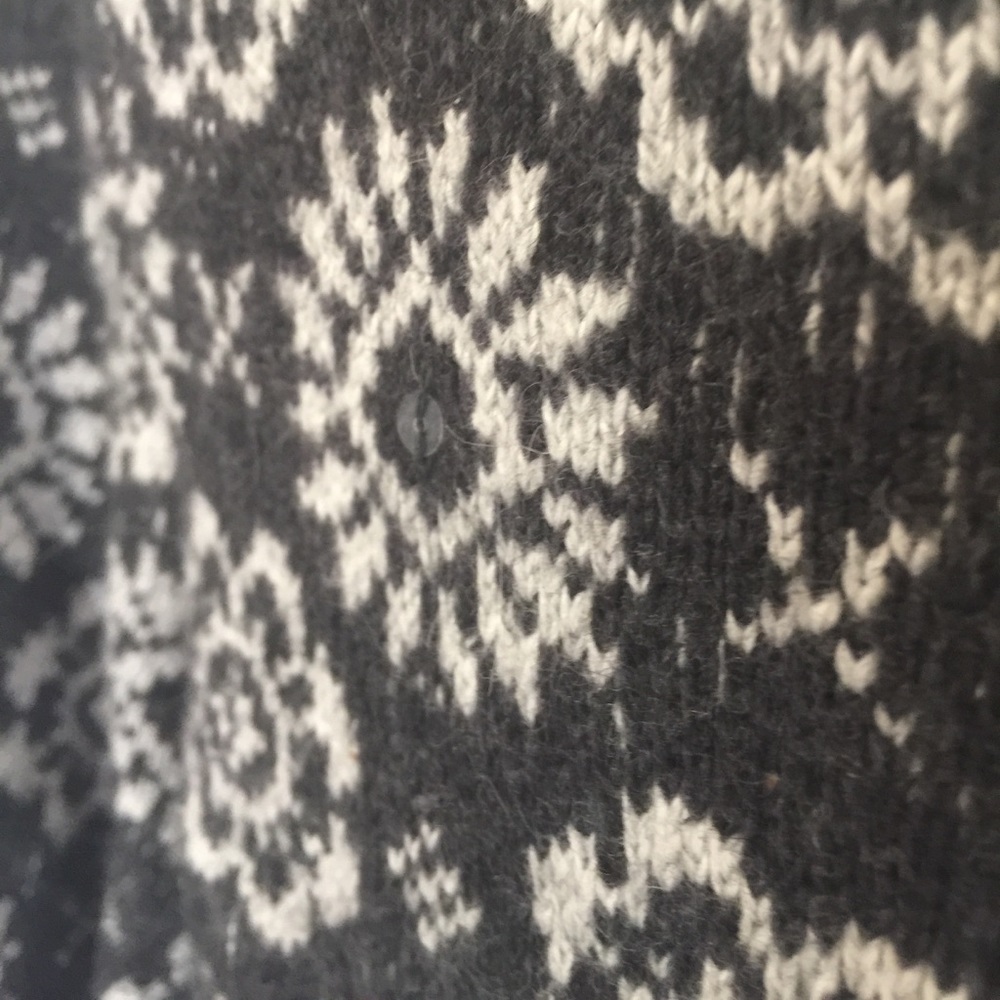 H&M Patterned Sweater - Picture 5 of 5