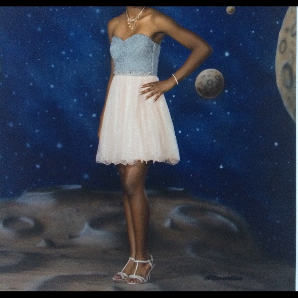 Strapless fun party dress!