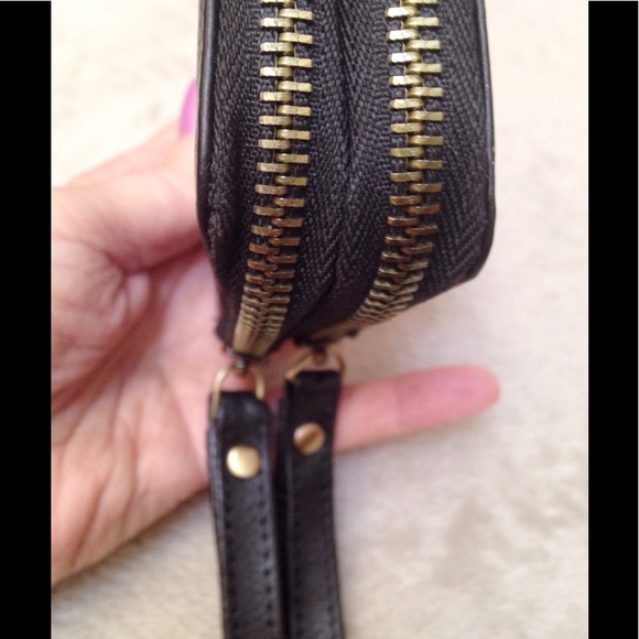 Leather Wristlet, RFID - Picture 2 of 5