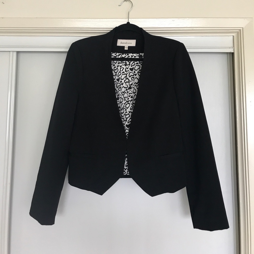 Modern Blazer w Heart Print Lining