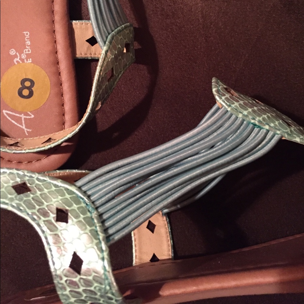 Shoes - Picture 2 of 3