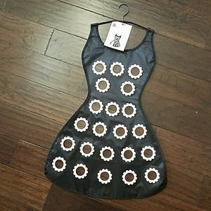 Daisy dress scarf hanger