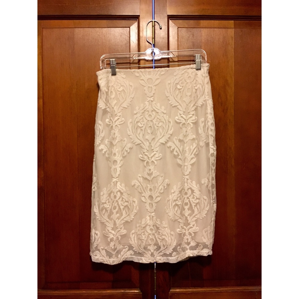 lace pencil skirt | vintage glam | white skirt L
