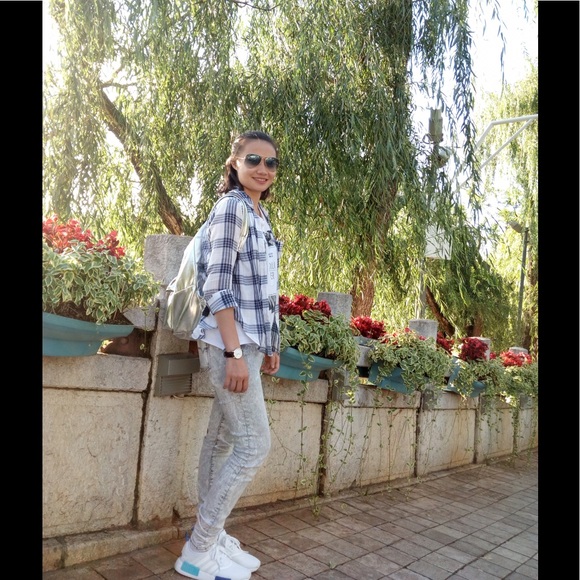 Meet your Posher, Yin - Picture 2 of 2