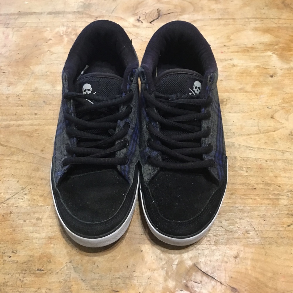 Circa sneakers men size 8.