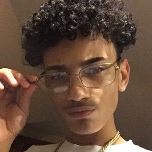 Meet your Posher, Elijah