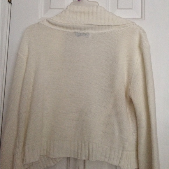 "STUDIO" Women Cream Color Cover Up/Shoulder Wrap - Picture 2 of 5