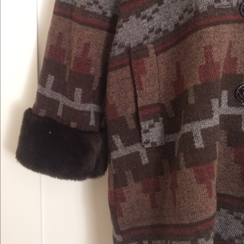 Vintage • tribal print pea coat • faux fur collar
