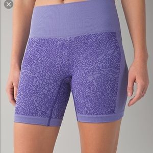 Sz 4 Lululemon Compression Sculpt Shorts