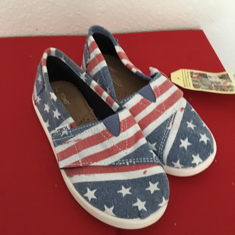 Toms NWT Toddler Size 10