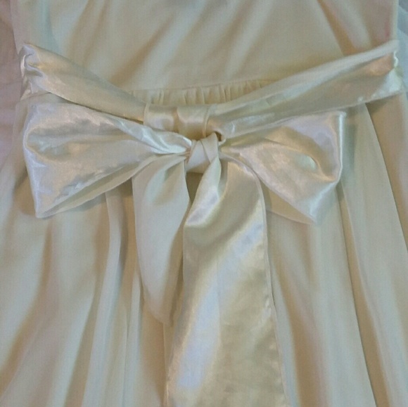 Pretty Dress 🌸 - Picture 2 of 7