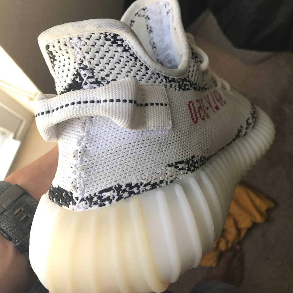 Yeezy 350 boosts like new - Picture 4 of 7