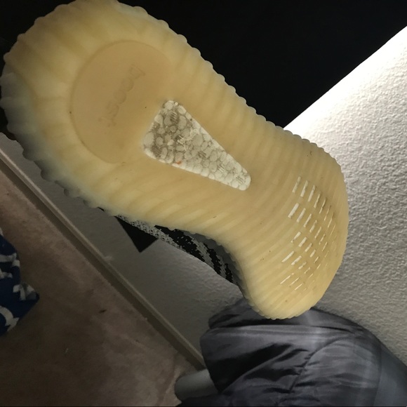 Yeezy 350 boosts like new - Picture 2 of 7