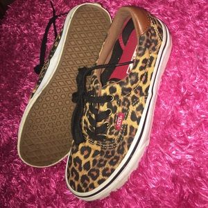 Sneakers / skater shoes