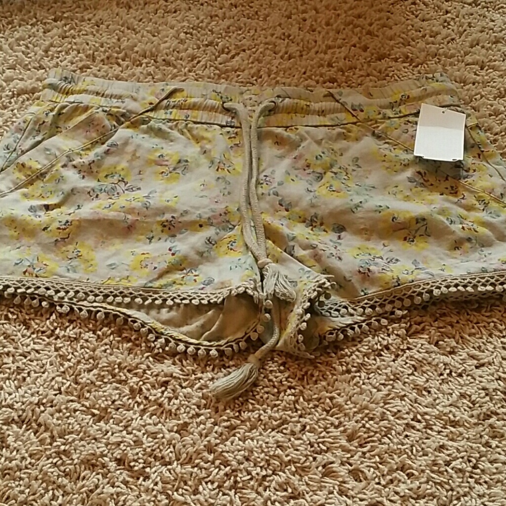 Floral pattern shorts