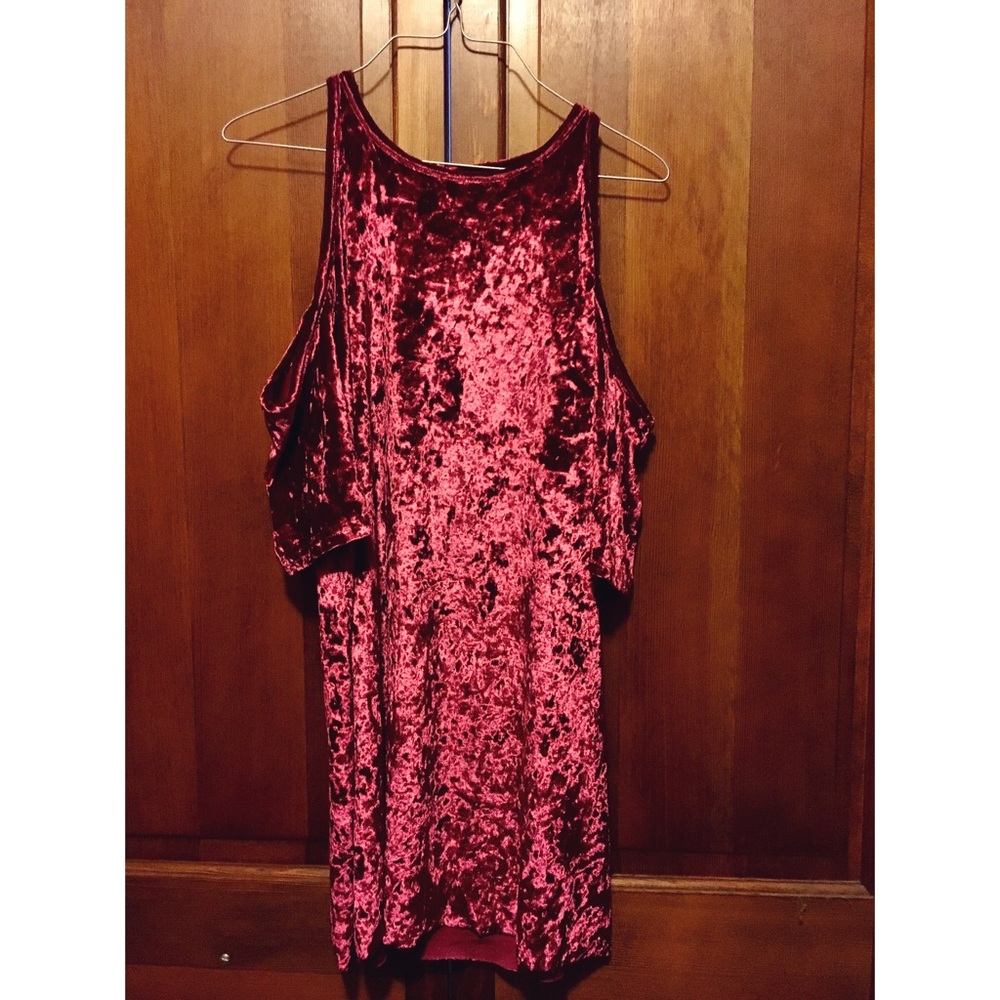 Red Velvet Dress Size L / Crushed Velvet Size L
