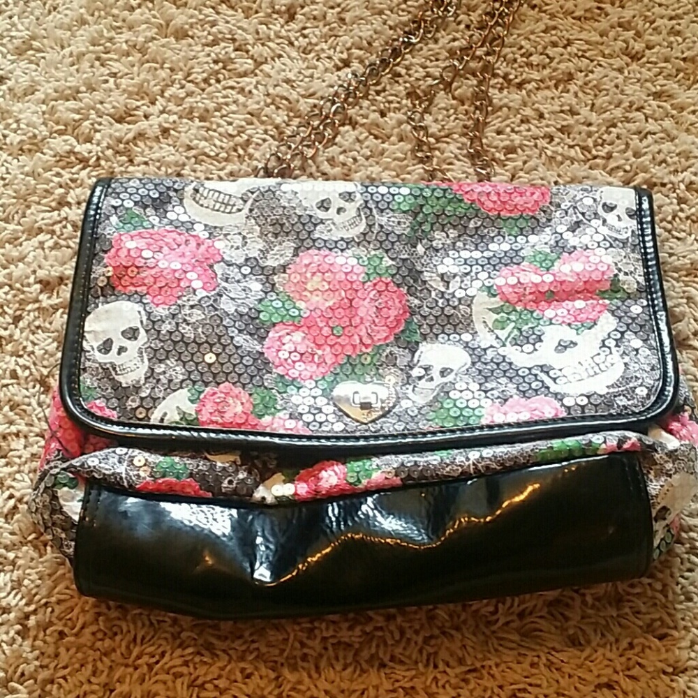 Betsey Johnson medium sized skull purse