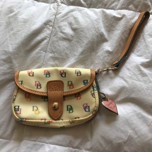 Dooney & Bourke wristlet Dooney & Bourke wristlet