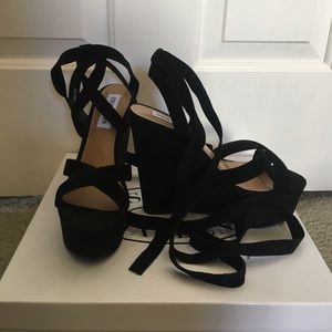 AUTHENTIC STEVE MADDEN WEDGES