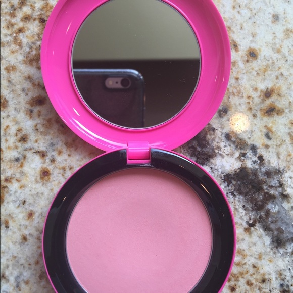 MAC Cosmetics Heatherette Beauty Powder Alpha Girl - Picture 3 of 8