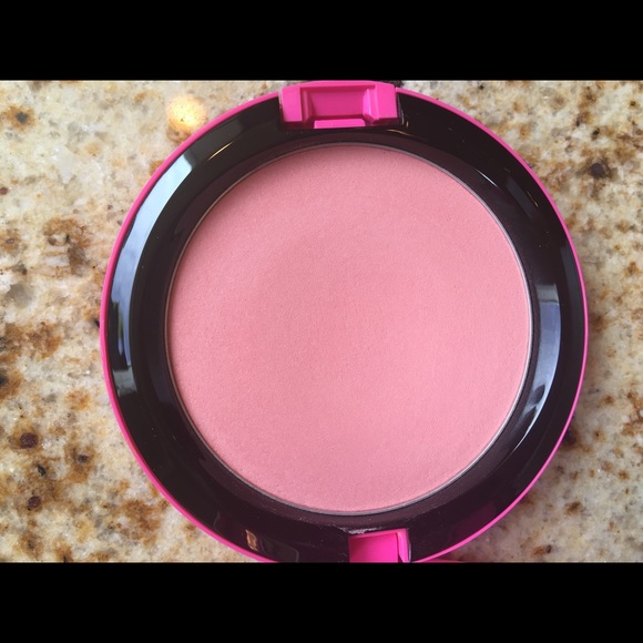 MAC Cosmetics Heatherette Beauty Powder Alpha Girl - Picture 4 of 8