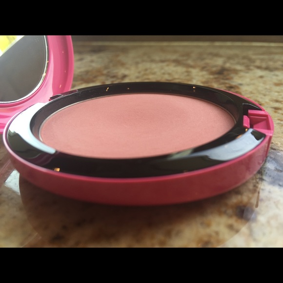 MAC Cosmetics Heatherette Beauty Powder Alpha Girl - Picture 5 of 8