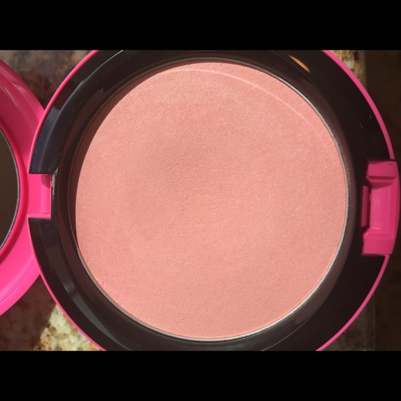 MAC Cosmetics Heatherette Beauty Powder Alpha Girl - Picture 7 of 8