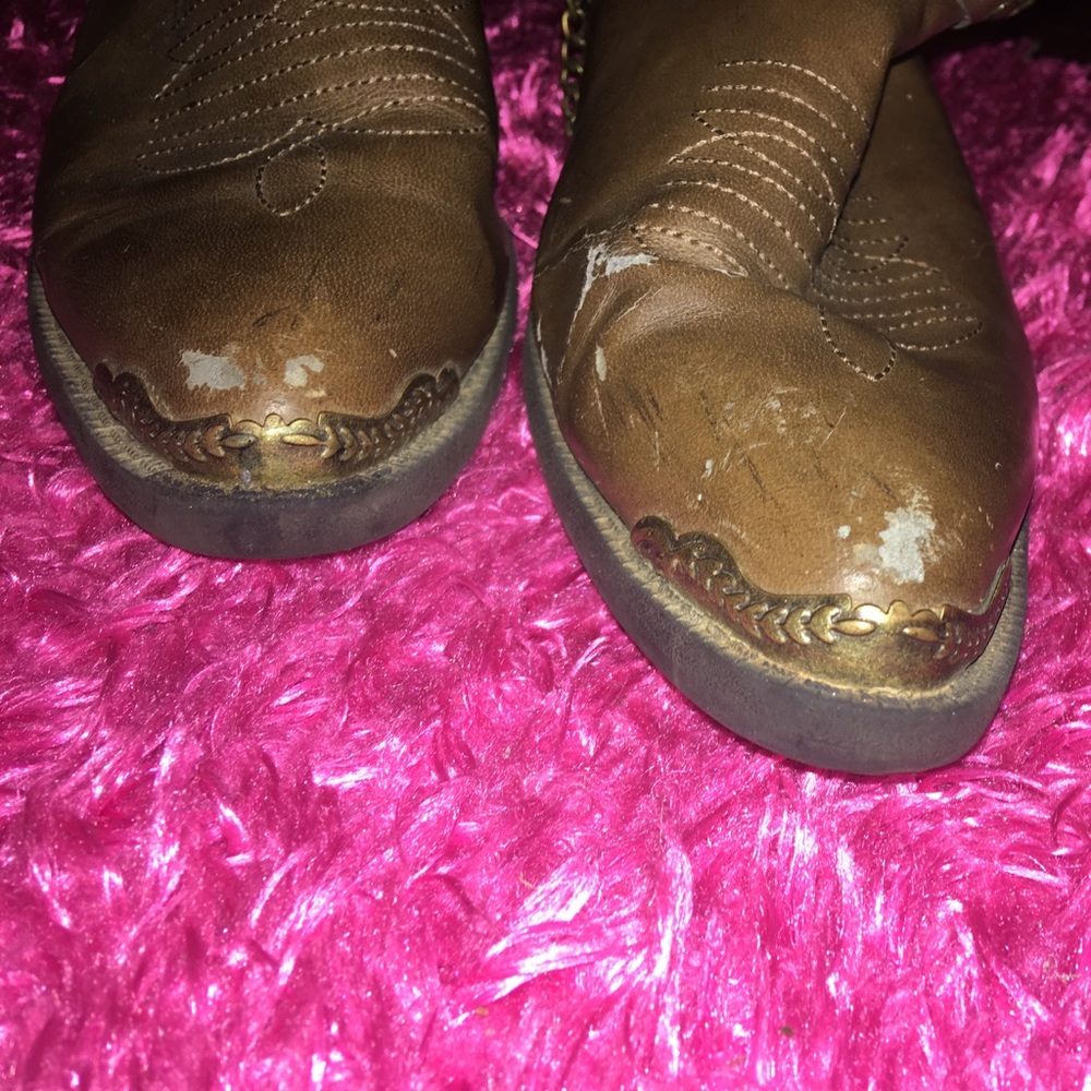 Boots - Picture 3 of 3