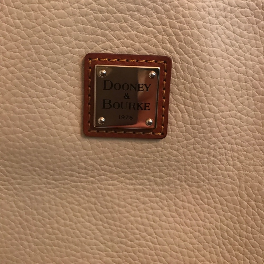 SOLD Authentic Leather Dooney and Bourke Tote - Picture 6 of 8