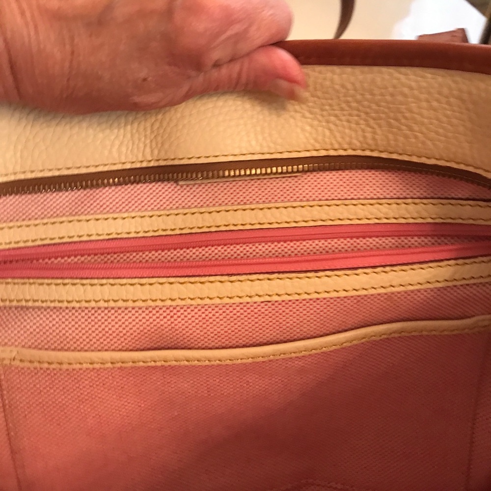 SOLD Authentic Leather Dooney and Bourke Tote - Picture 8 of 8