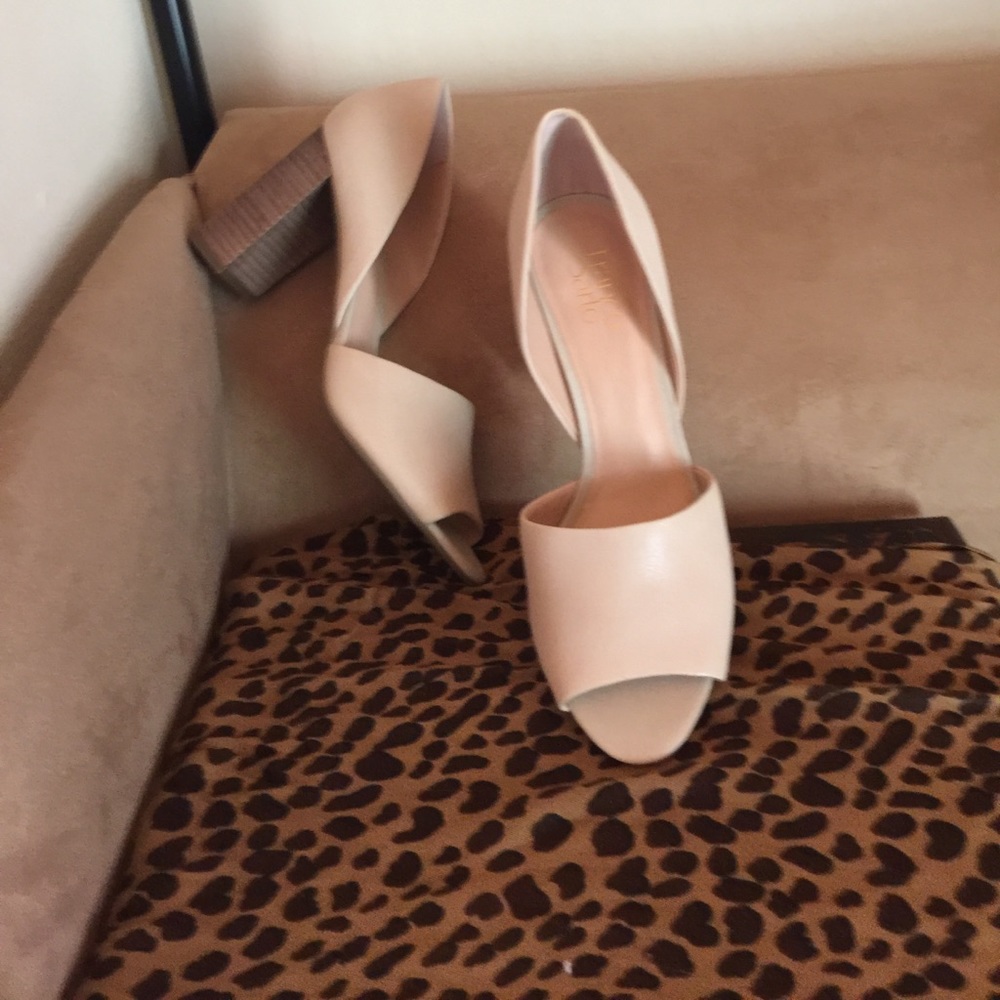 New, Tan leather Franco Sarto pumps/ block heel 11