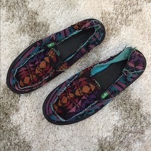multicolored sanuks
