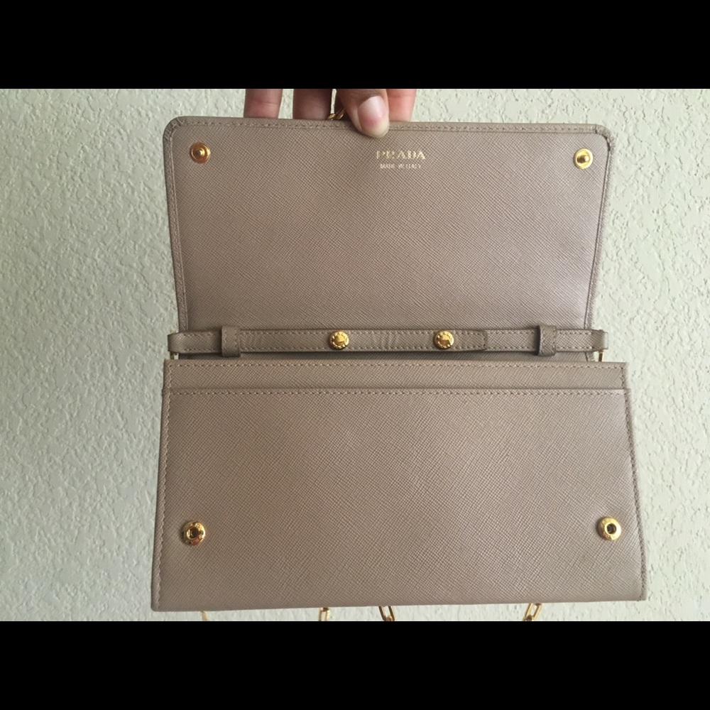 Prada Bag - Picture 4 of 6