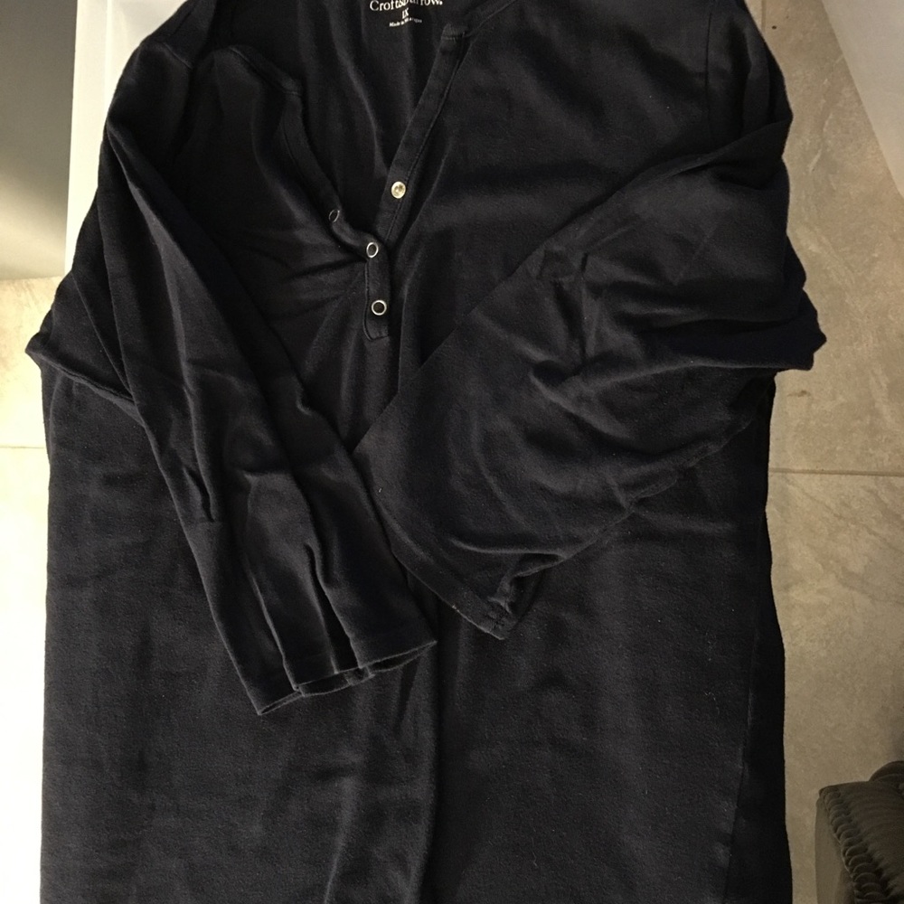 Black Elbow length tee