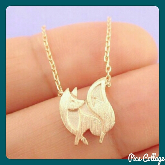 Dainty Fox Necklaces - Picture 2 of 6