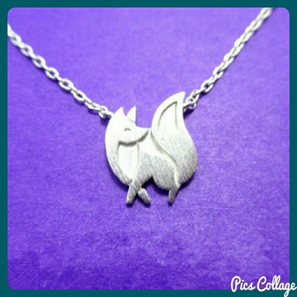 Dainty Fox Necklaces - Picture 3 of 6