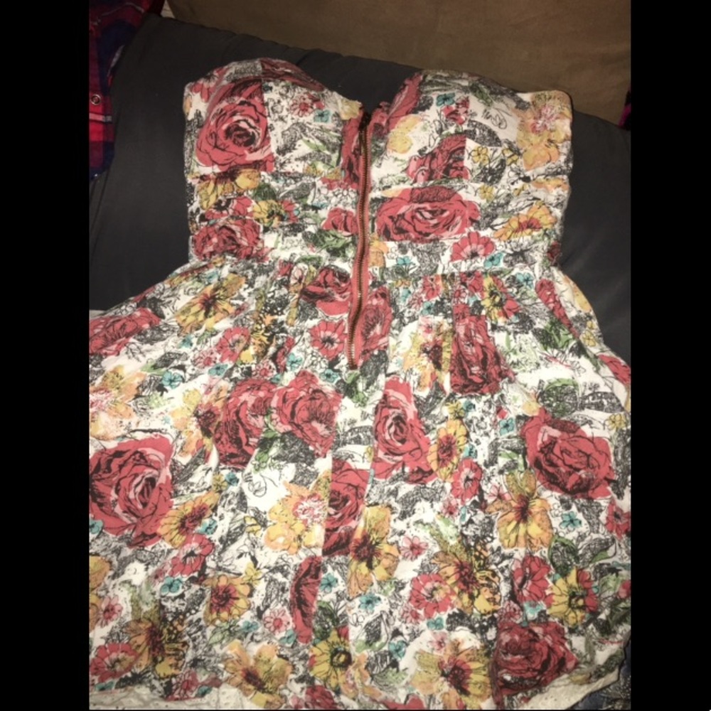 Fluffy floral lace dress